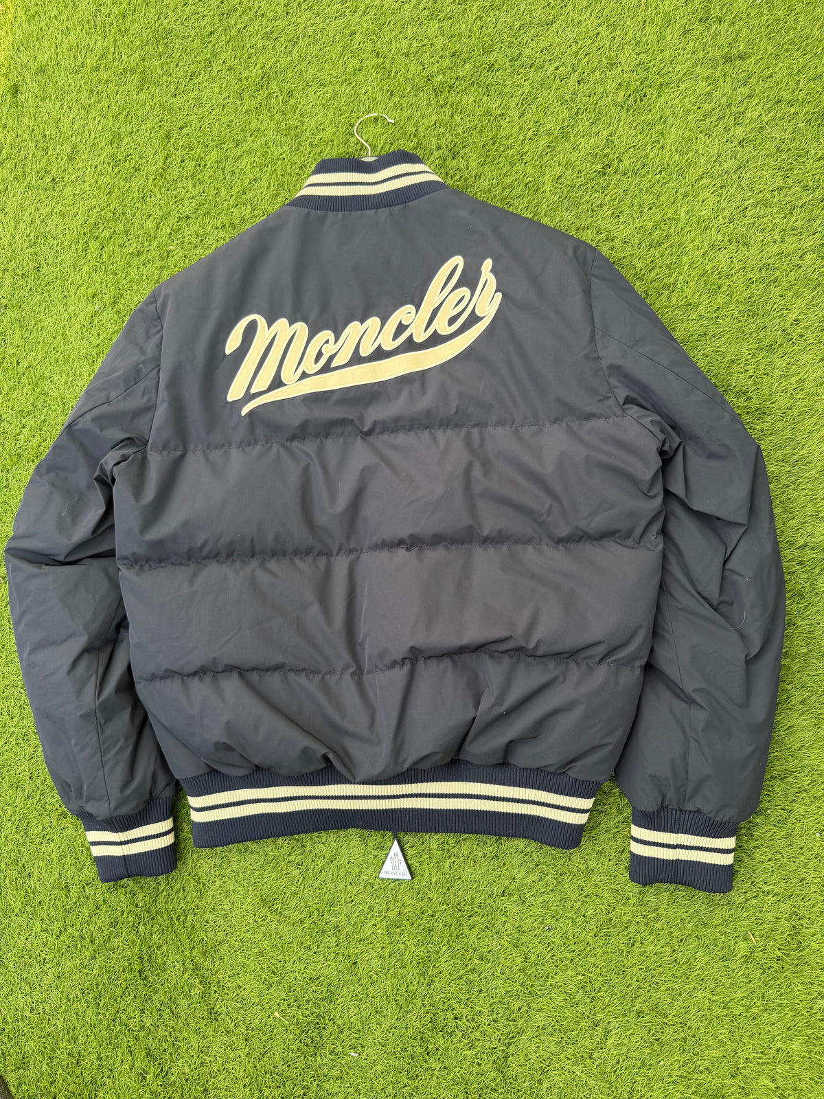 Moncler Latelin Goose Down - Brand new no tags - Large
